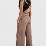 Conjunto Sofía de Hombros Asimétricos y Drapeados Elegantes