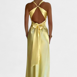 Vestido Elegante Dolores con Cintura Torcida y Escote en V para un Look Sofisticado