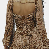 Skylar Vestido Mini con Escote en V Elegante y Mangas Ligeras para un Look Sofisticado