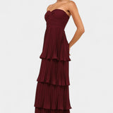 Vestido de Volantes con Escote Corazón y Diseño en Capas para un Look Elegante y Sofisticado en Junio