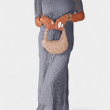 Elegante vestido de dos piezas Balbina con cuello barco y detalles huecos para un estilo sofisticado
