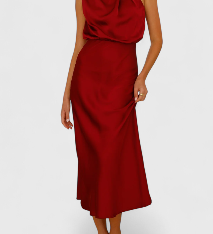 Vestido elegante Rina con cuello halter y detalles drapeados para ocasiones especiales