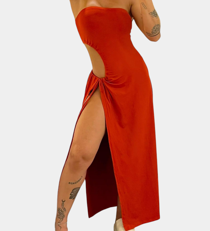 Vestido sin Tirantes Teuta con Lazo Lateral y Elegante Abertura Alta