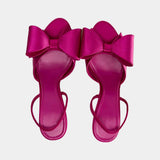 Elegantes Tacones Puntiagudos de Cuero Sintético para un Estilo Sofisticado