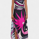 Elegante conjunto de satén Ciana con falda abstracta y top halter para un estilo sofisticado