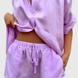 Conjunto Estilo Chic de Dos Piezas: Camisa de Botones y Pantalones Cortos con Cuerda para un Look Único