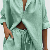 Conjunto Estilo Chic de Dos Piezas: Camisa de Botones y Pantalones Cortos con Cuerda para un Look Único