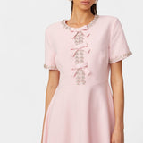 Linda Vestido Midi Acampanado con Lazo de Cristal y Detalles Elegantes para una Apariencia Sofisticada