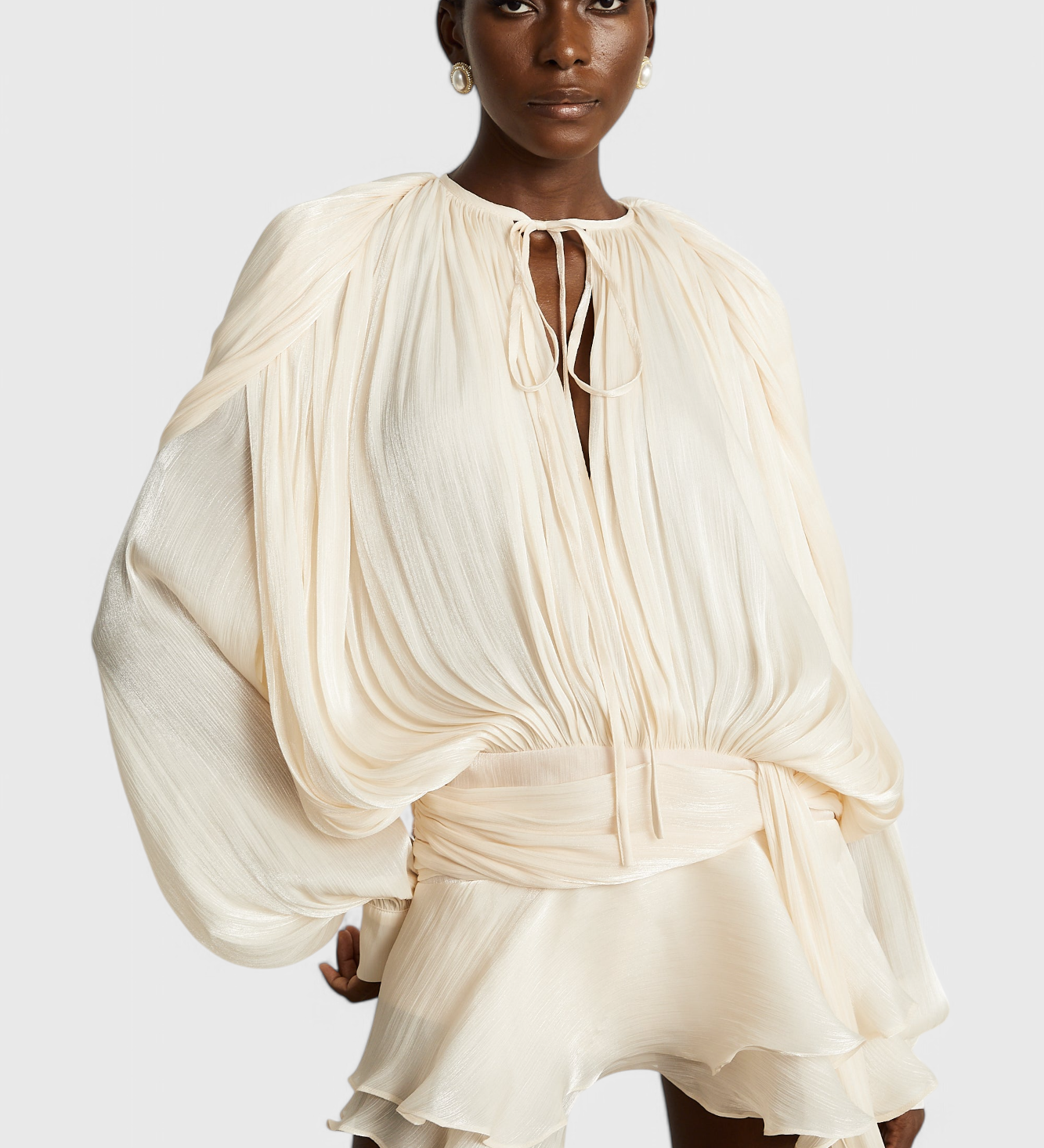 Aurore Vestido Mini de Encanto con Volantes Elegantes y Pliegues Complejos