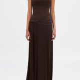 Vestido maxi de malla arrugada con escote off-shoulder para un estilo elegante y moderno