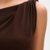 Vestido maxi de malla arrugada con escote off-shoulder para un estilo elegante y moderno
