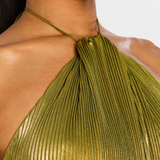 Emma Vestido Halter Metálico con Espalda Abierta y Abertura Alta - Elegancia Brillante para una Noche Deslumbrante