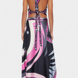 Elegante conjunto de satén Ciana con falda abstracta y top halter para un estilo sofisticado
