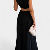 Elegante Conjunto Largo Jocelyn con Escote Alto y Detalle de Abertura Lateral para un look Minimalista y Sofisticado