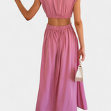 Elegante Conjunto Largo Jocelyn con Escote Alto y Detalle de Abertura Lateral para un look Minimalista y Sofisticado