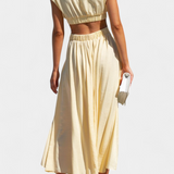 Elegante Conjunto Largo Jocelyn con Escote Alto y Detalle de Abertura Lateral para un look Minimalista y Sofisticado