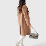 Abrigo Clásico de Lana Yara con Silueta Estructurada Para un Look Elegante y Sofisticado