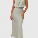 Vestido elegante Rina con cuello halter y detalles drapeados para ocasiones especiales