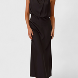 Vestido elegante Rina con cuello halter y detalles drapeados para ocasiones especiales