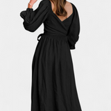 Elegante vestido de dos niveles Petra con cuerpo fruncido y mangas abullonadas para un estilo sofisticado