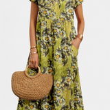 Vestido Floral Chic Yuridia con Silueta Flowy para un Look Elegante y Atractivo