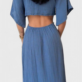 Myra - Vestido Fluido con Lazo Frontal y Detalles Cut-Outs para un Estilo Moderno y Elegante