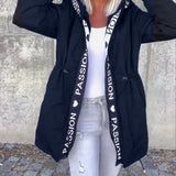 Abrigo casual con capucha y cordón con estampado de letras