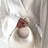 Zelda Conjunto de Camisa con Escote en V y Elegante Falda con Abertura para un Look Sofisticado