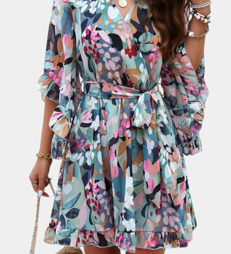 Besa Vestido Mini Floral Impreso con Silueta Elegante y Fluida