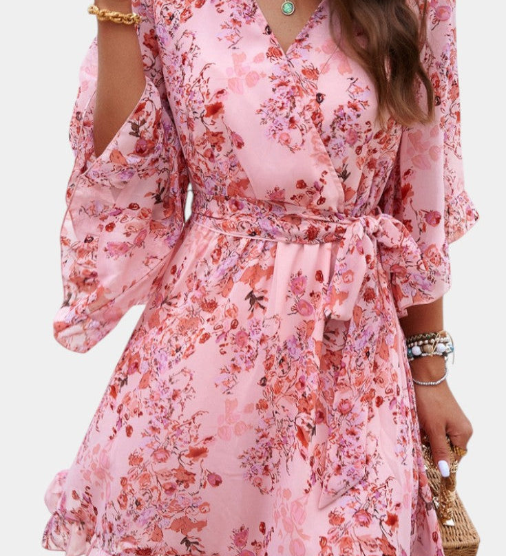 Besa Vestido Mini Floral Impreso con Silueta Elegante y Fluida