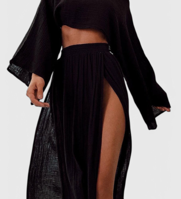 Conjunto de dos piezas Martha con falda de abertura alta para un estilo elegante y moderno