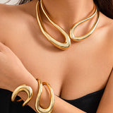 Collar Asimétrico Recortado de Moda para un Estilo Sofisticado