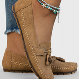 Zapatillas de gamuza clásicas Peony con borlas para un estilo elegante y cómodo