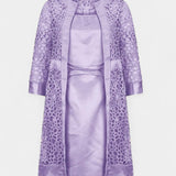 Elegante Conjunto de Vestido de Dos Piezas con Encaje Diseño Moderno y Sofisticado