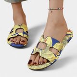 Sandalias Berenice Planas Multicolores con Estampado Tropical para un look vibrante y fresco