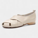 Zapatos Planos de Cuero Negros con Diseño Cruzado Abierto Nayra