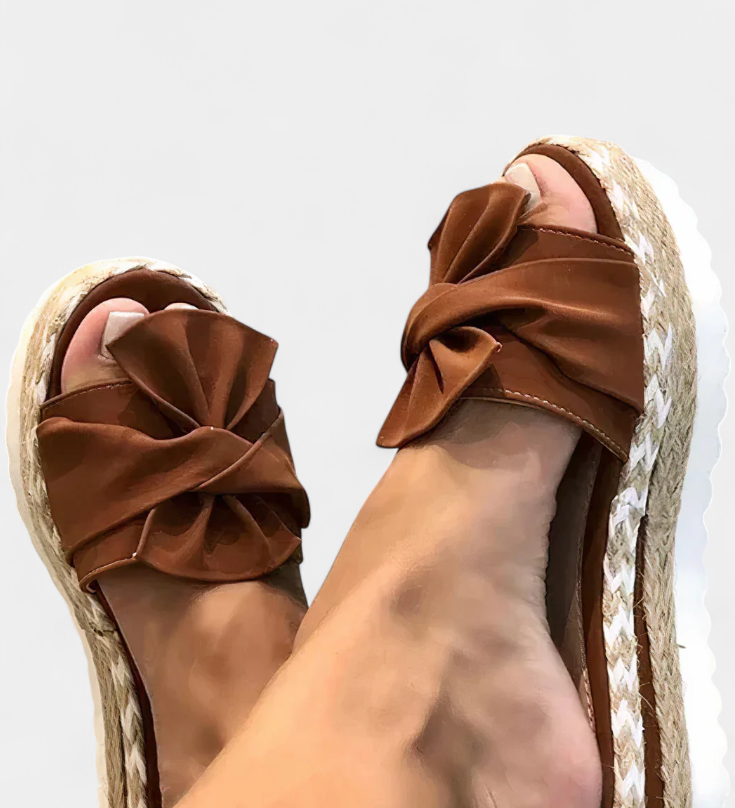 Elegantes sandalias de plataforma Cveta con elegante lazo para un estilo único