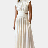 Elegante Conjunto Largo Jocelyn con Escote Alto y Detalle de Abertura Lateral para un look Minimalista y Sofisticado