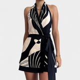 Vestido Corto Halter con Estampado Abstracto y Cinturón - Estilo Chic y Moderno