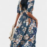 Elegante Vestido de Verano con Encantador Estampado Floral y Silueta Perfecta