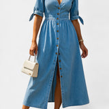 Elegante vestido midi de mezclilla Adelina con botones y amplio escote en V