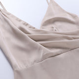 Vestido Elina de Corte Fluido con Escote en V para un Estilo Elegante y Cómodo