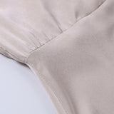 Vestido Elina de Corte Fluido con Escote en V para un Estilo Elegante y Cómodo