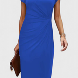 Vestido Midi Clásico Katrina con Cuello Redondo y Elegante Detalle Drapeado