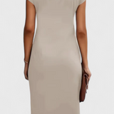 Vestido Midi Clásico Katrina con Cuello Redondo y Elegante Detalle Drapeado
