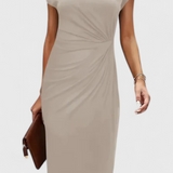 Vestido Midi Clásico Katrina con Cuello Redondo y Elegante Detalle Drapeado