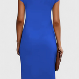 Vestido Midi Clásico Katrina con Cuello Redondo y Elegante Detalle Drapeado