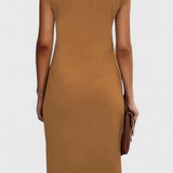 Vestido Midi Clásico Katrina con Cuello Redondo y Elegante Detalle Drapeado