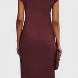 Vestido Midi Clásico Katrina con Cuello Redondo y Elegante Detalle Drapeado