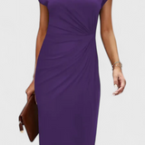Vestido Midi Clásico Katrina con Cuello Redondo y Elegante Detalle Drapeado